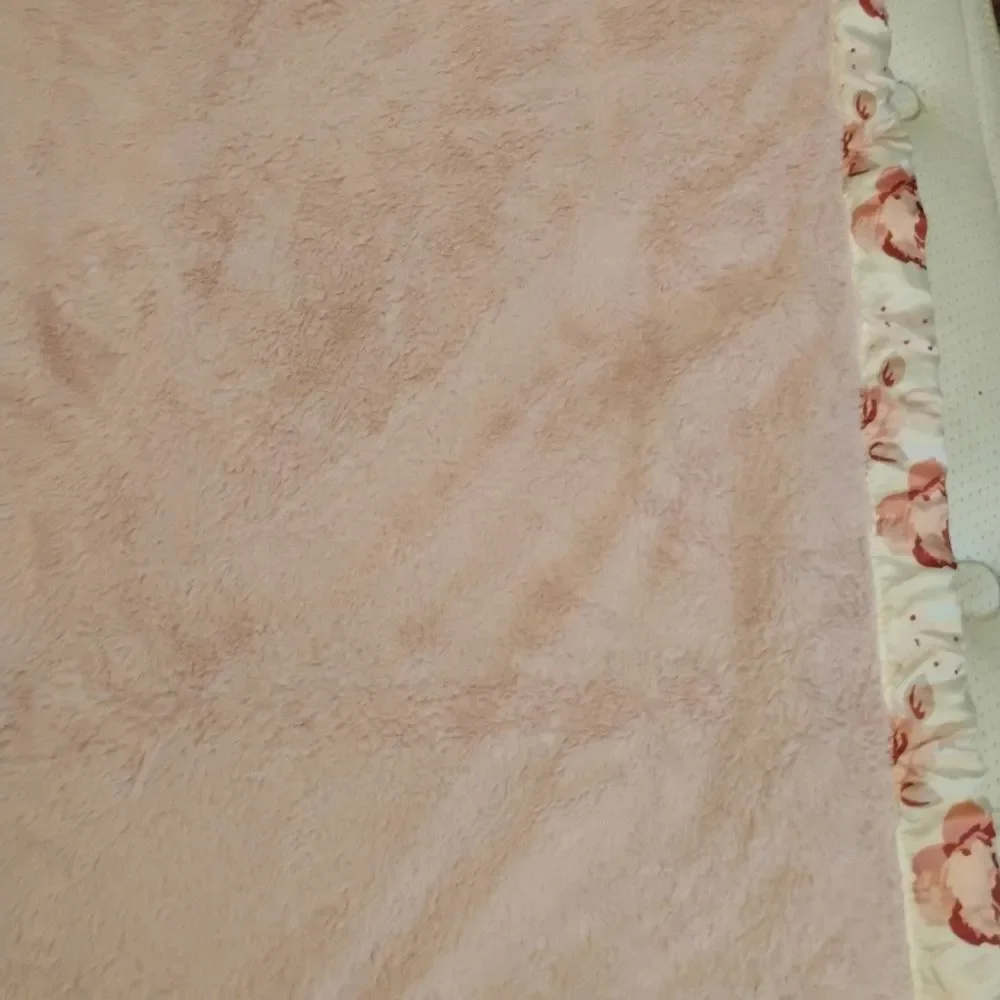 Soft Pink Plush Throw Blanket